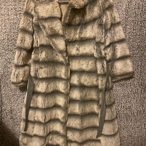 Women's Vintage Gray Faux Fur Overcoat Size 38 Winter Formal - Picture 9 of 14